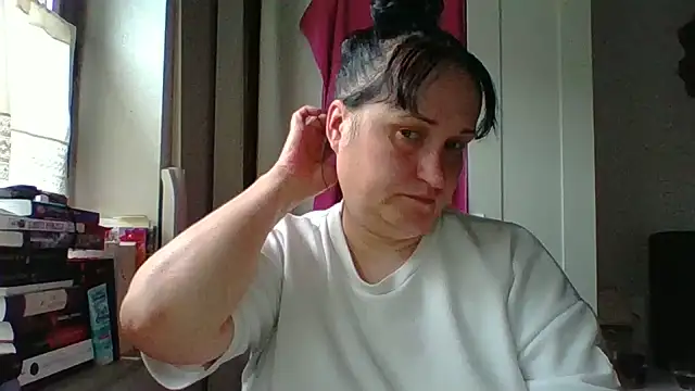  squirty cum lady  online show from June 12, 2026, 4:28 pm
