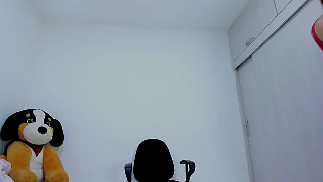 Amelia Debora Antonella online show from April 28, 2026, 2:22 pm
