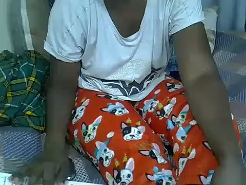 skinnysexynaughty online show from March 11, 2026, 4:57 pm