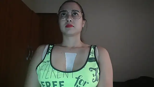 trianabell online show from February 10, 2026, 7:18 pm