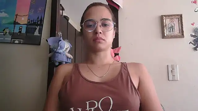 Snapshot of trianabell chatting on May 10, 2026, 4:56 pm trianabell online show from May 10, 2026, 4:56 pm