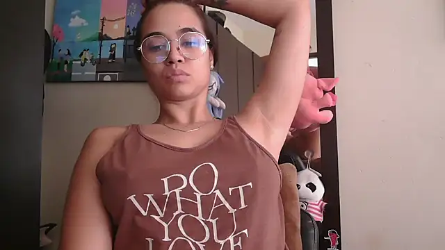 Snapshot of trianabell chatting on May 12, 2026, 4:15 pm trianabell online show from May 12, 2026, 4:15 pm