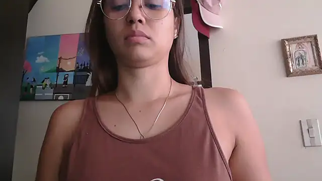 Snapshot of trianabell chatting on May 16, 2026, 4:28 pm trianabell online show from May 16, 2026, 4:28 pm