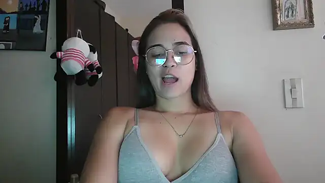 Snapshot of trianabell chatting on May 29, 2026, 4:16 pm trianabell online show from May 29, 2026, 4:16 pm