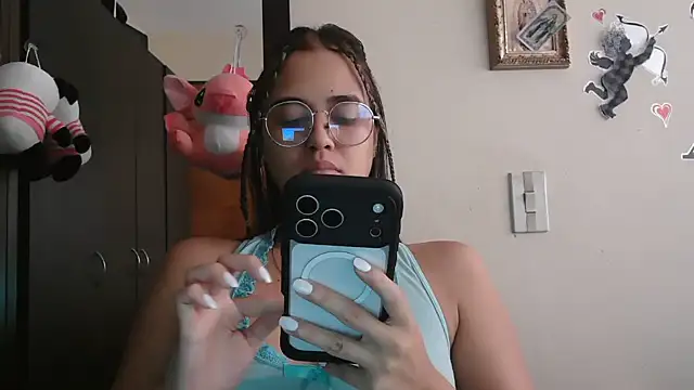 Snapshot of trianabell chatting on June 17, 2026, 3:02 pm trianabell online show from June 17, 2026, 3:02 pm