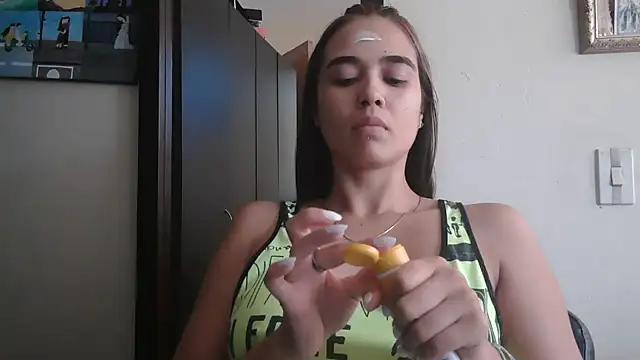 Snapshot of trianabell chatting on July 6, 2026, 5:26 pm trianabell online show from July 6, 2026, 5:26 pm