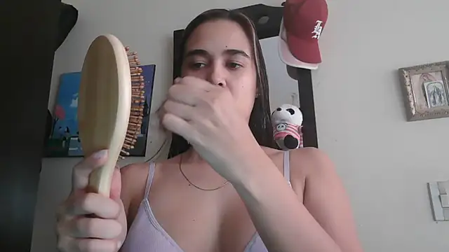 Snapshot of trianabell chatting on July 31, 2026, 6:07 pm trianabell online show from July 31, 2026, 6:07 pm