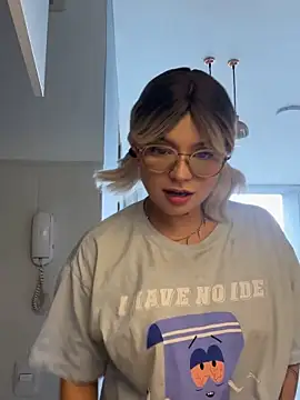 sensualkattt online show from March 22, 2025, 6:58 pm