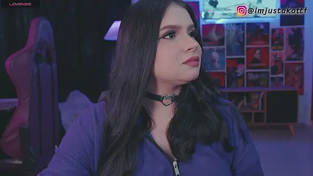 sensualkattt online show from May 1, 2026, 9:19 pm