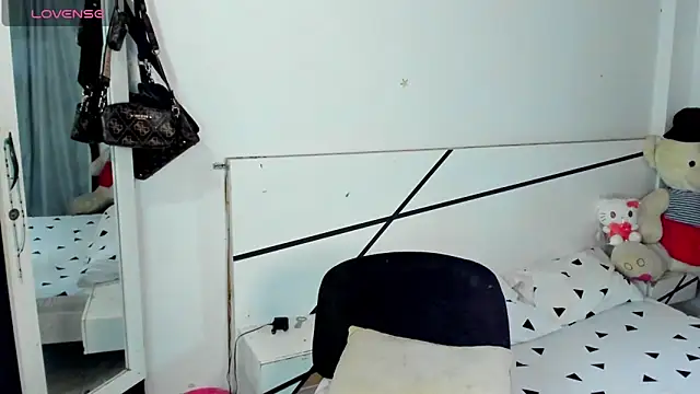 Snapshot of Natalia_Mars chatting on September 21, 2025, 5:36 pm Natalia Mars online show from September 21, 2025, 5:36 pm