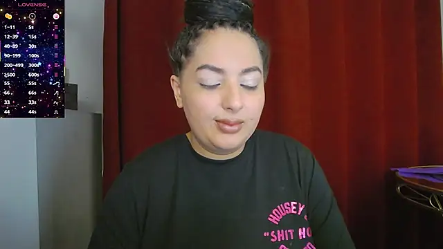 BustyAllyy online show from October 25, 2025, 3:29 pm