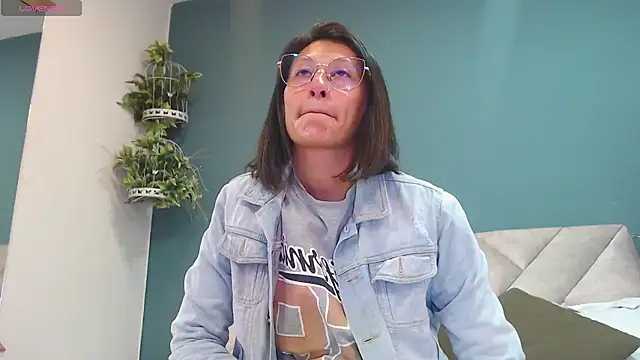 SharisWillian online show from November 27, 2025, 3:41 am