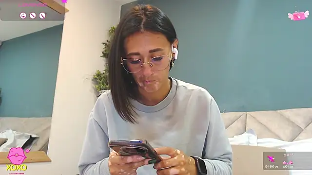 SharisWillian online show from April 23, 2026, 3:41 am
