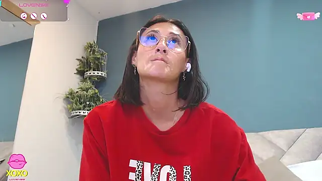 SharisWillian online show from April 24, 2026, 3:20 am