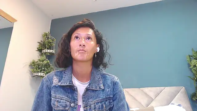 SharisWillian online show from April 30, 2026, 3:46 am