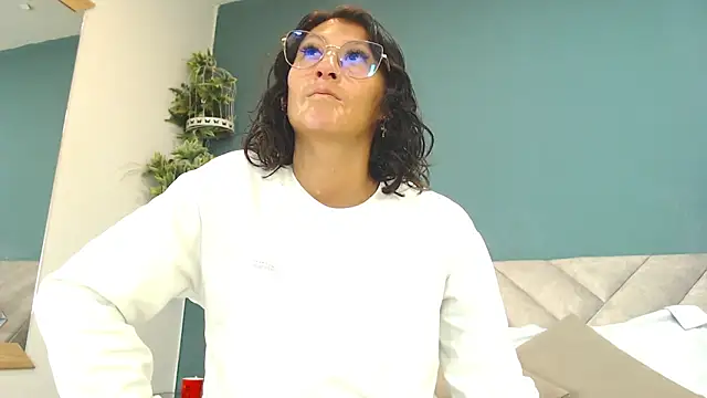 SharisWillian online show from May 20, 2026, 3:34 am