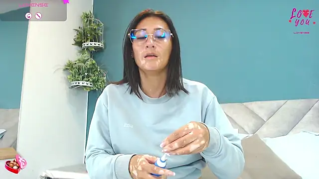SharisWillian online show from May 28, 2026, 3:48 am