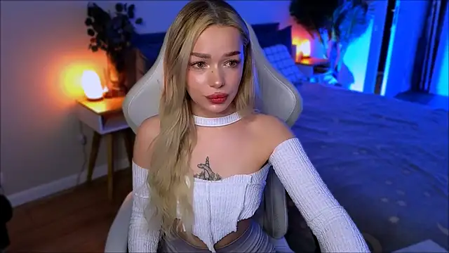 Lily Yin online show from May 1, 2026, 5:45 am