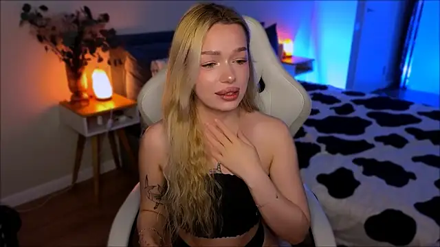 Lily Yin online show from July 5, 2026, 5:47 am