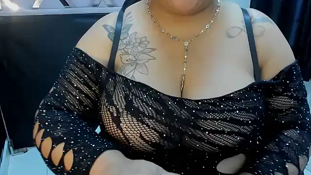 Snapshot of DaianaLutz chatting on September 10, 2025, 2:06 pm DaianaLutz online show from September 10, 2025, 2:06 pm