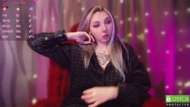 Snapshot of JustMeowGirl chatting on February 1, 2025, 6:54 am JustMeowGirl online show from February 1, 2025, 6:54 am