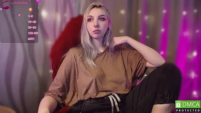 Snapshot of JustMeowGirl chatting on February 8, 2025, 9:03 am JustMeowGirl online show from February 8, 2025, 9:03 am