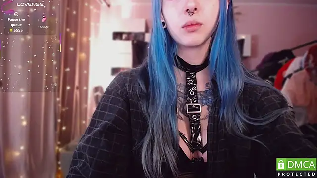 JustMeowGirl online show from January 19, 2026, 5:11 am