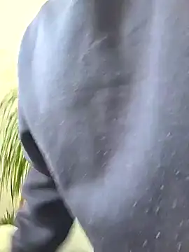 Snapshot of Schnubby1 chatting on February 27, 2025, 2:21 pm Schnubby1 online show from February 27, 2025, 2:21 pm