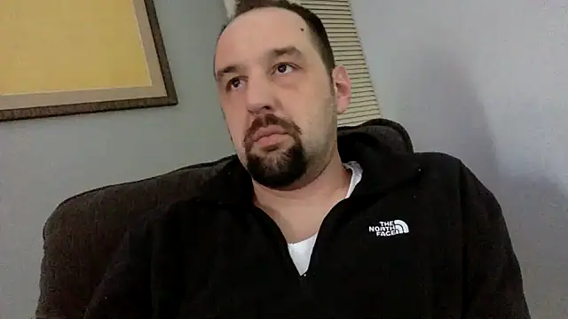 Snapshot of Kink_Master_Daddy chatting on April 15, 2026, 12:17 am Kink Master Daddy online show from April 15, 2026, 12:17 am