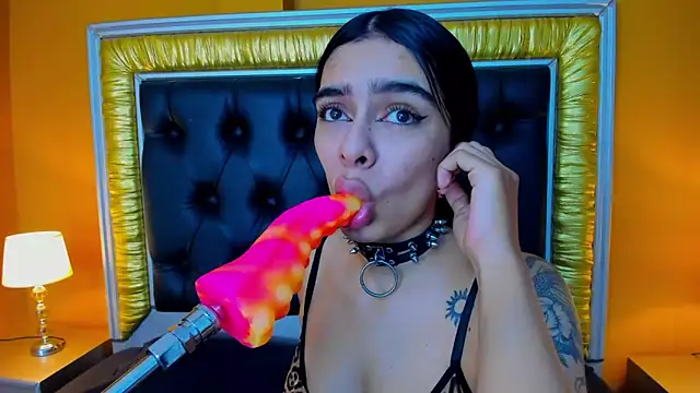 Snapshot of Foxy_Assh_ chatting on March 21, 2025, 11:55 am Foxy Assh online show from March 21, 2025, 11:55 am