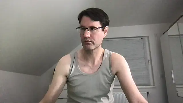 zxzx cam1 online show from March 2, 2025, 5:04 pm