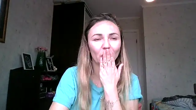 Snapshot of AngelinaLove28 chatting on November 10, 2025, 7:18 am AngelinaLove28 online show from November 10, 2025, 7:18 am