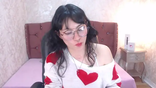 charlottemoonxz online show from February 13, 2025, 8:24 pm