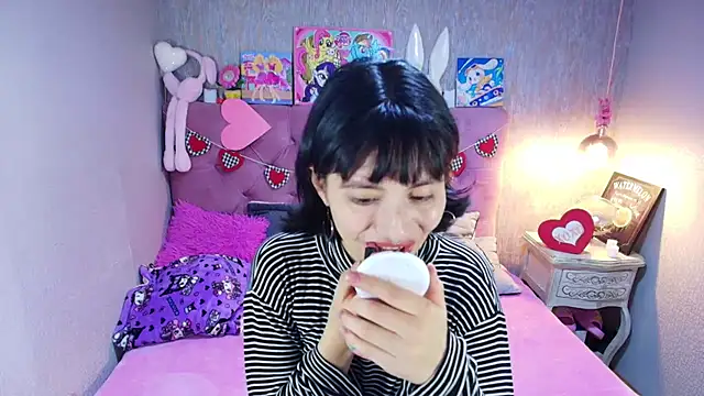 charlottemoonxz online show from February 15, 2026, 6:59 pm