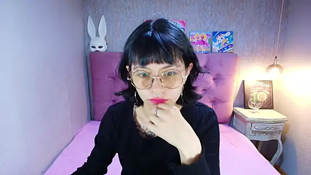 charlottemoonxz online show from June 17, 2026, 5:14 pm