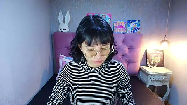 charlottemoonxz online show from June 25, 2026, 6:01 pm