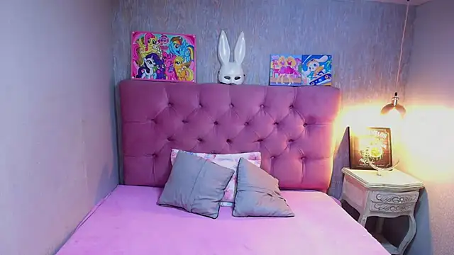 charlottemoonxz online show from July 12, 2026, 5:48 pm