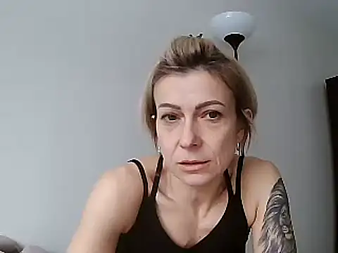 Snapshot of anechka1 chatting on January 13, 2025, 7:42 pm anechka1 online show from January 13, 2025, 7:42 pm