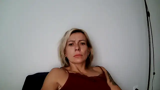 Snapshot of anechka1 chatting on October 13, 2025, 12:16 pm anechka1 online show from October 13, 2025, 12:16 pm