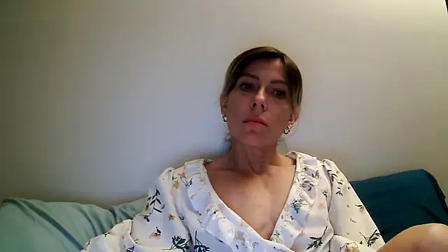 anechka1 online show from May 1, 2026, 12:37 am