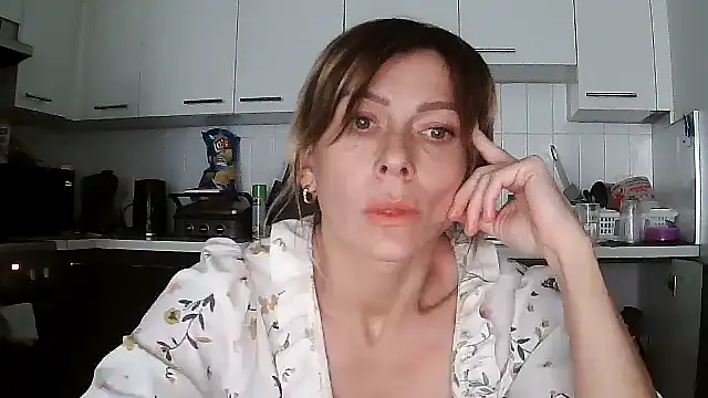 anechka1 online show from May 1, 2026, 10:03 pm