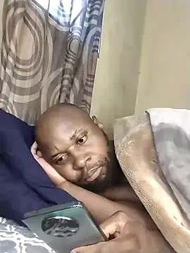 Snapshot of Stallion100 chatting on December 19, 2024, 3:40 am Stallion100 online show from December 19, 2024, 3:40 am