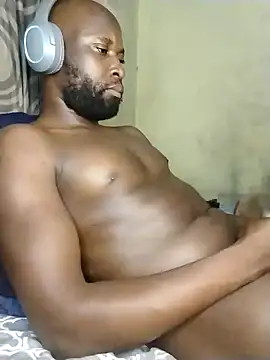 Snapshot of Stallion100 chatting on December 21, 2024, 12:31 am Stallion100 online show from December 21, 2024, 12:31 am