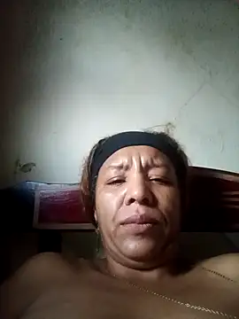 Snapshot of Surreyaa chatting on December 10, 2024, 11:43 am Surreyaa online show from December 10, 2024, 11:43 am