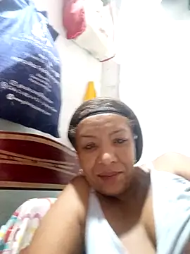 Snapshot of Surreyaa chatting on November 26, 2025, 10:55 pm Surreyaa online show from November 26, 2025, 10:55 pm