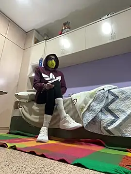 Snapshot of Kamaleonix chatting on February 3, 2025, 10:00 pm Kamaleonix online show from February 3, 2025, 10:00 pm