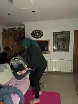 Snapshot of Kamaleonix chatting on March 22, 2025, 10:48 pm Kamaleonix online show from March 22, 2025, 10:48 pm