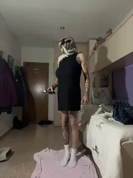 Snapshot of Kamaleonix chatting on December 13, 2025, 11:10 pm Kamaleonix online show from December 13, 2025, 11:10 pm