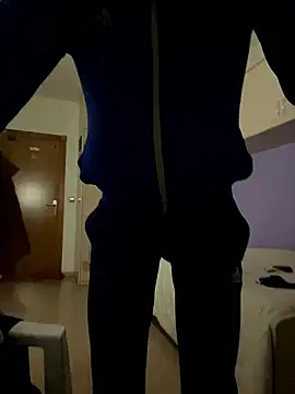 Snapshot of Kamaleonix chatting on March 2, 2026, 9:54 pm Kamaleonix online show from March 2, 2026, 9:54 pm