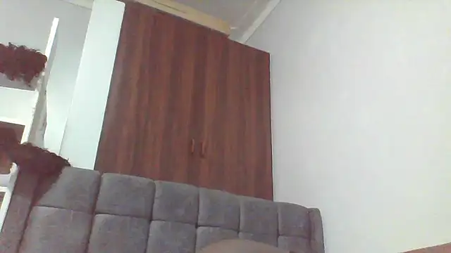 julietunderwoood online show from April 26, 2026, 4:21 am